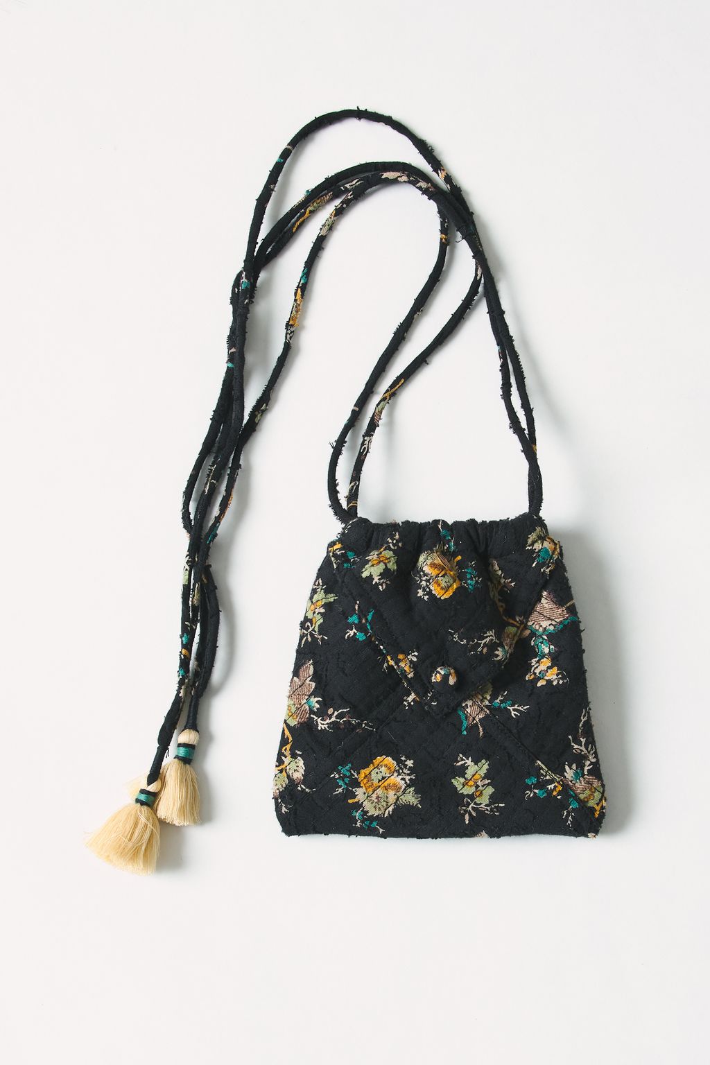 Fashion Week Paris Fall/Winter 2025 look 2 from the Antik Batik collection womenswear accessories