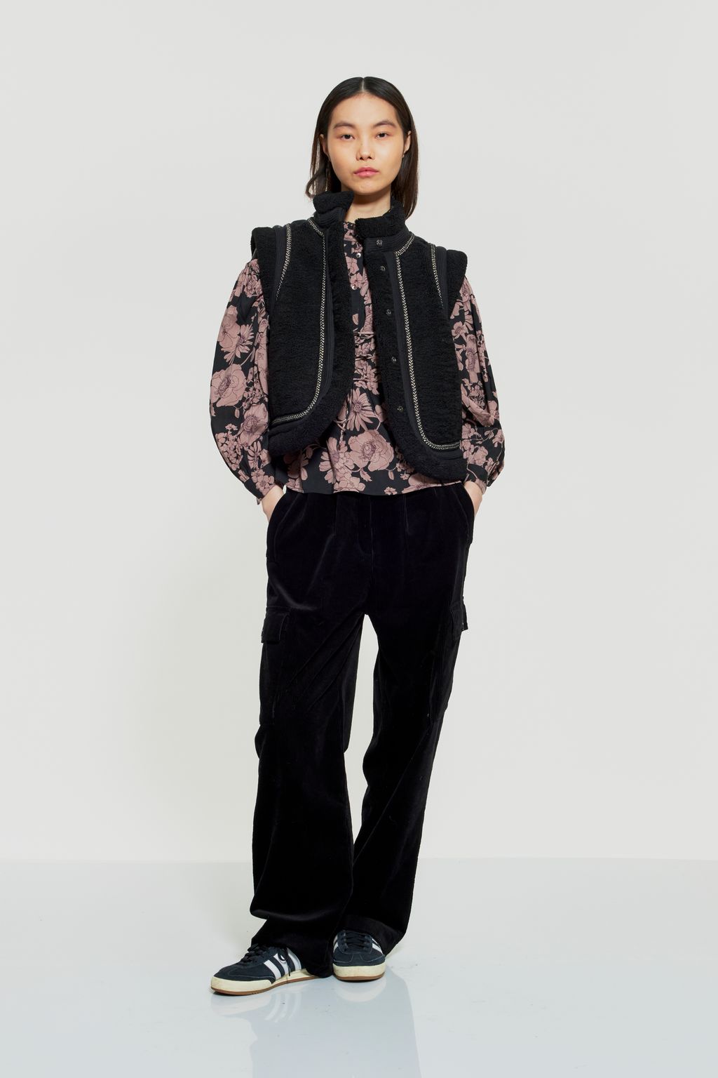 Fashion Week Paris Fall/Winter 2023 look 44 from the Antik Batik collection womenswear