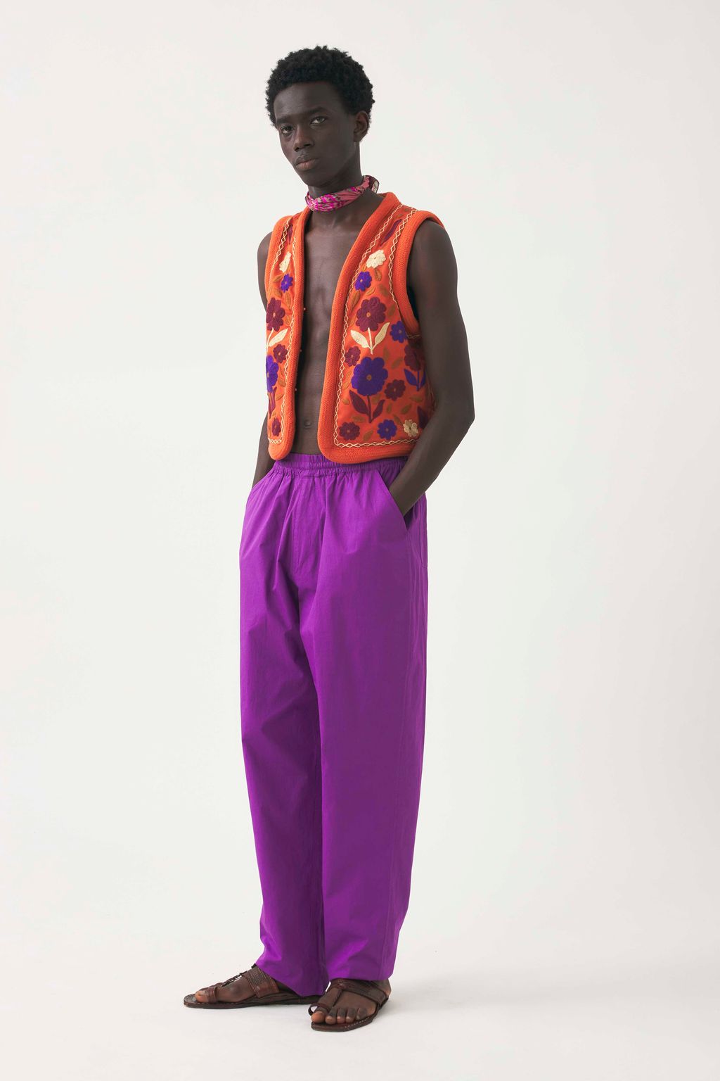 Fashion Week Paris Spring/Summer 2024 look 20 de la collection Antik Batik menswear