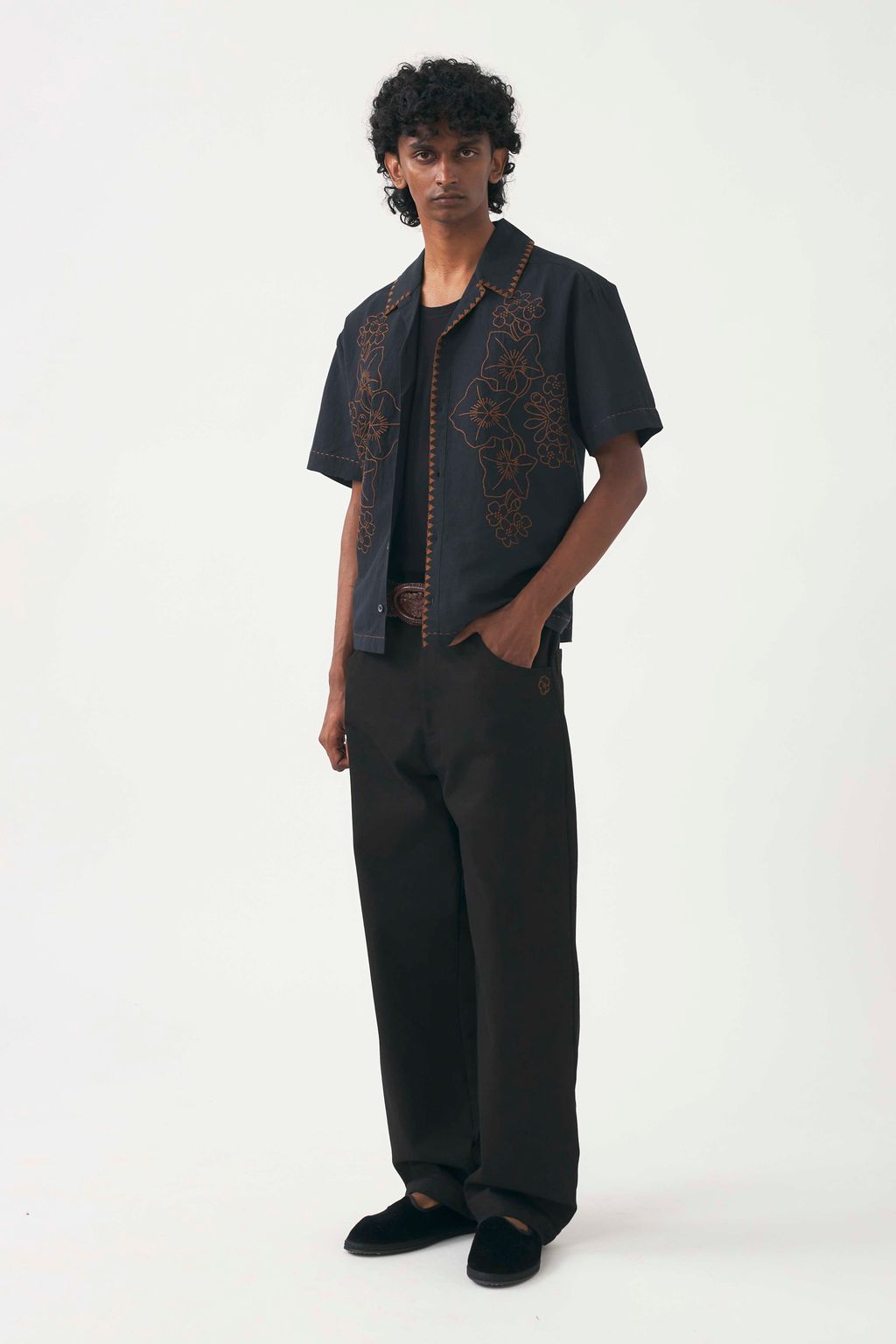 Fashion Week Paris Spring/Summer 2024 look 26 from the Antik Batik collection menswear