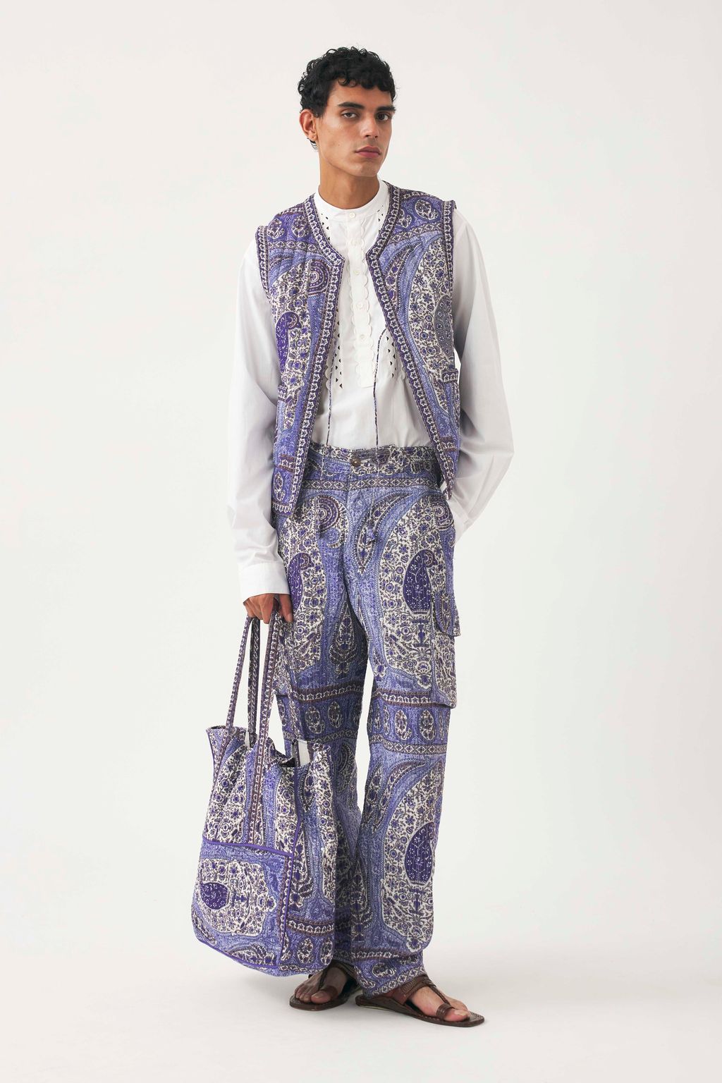 Fashion Week Paris Spring/Summer 2024 look 7 de la collection Antik Batik menswear