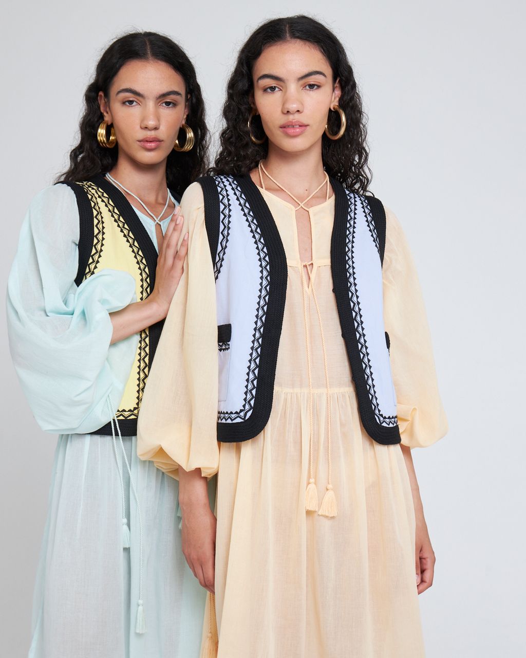Fashion Week Paris Spring/Summer 2023 look 1 de la collection Antik Batik womenswear