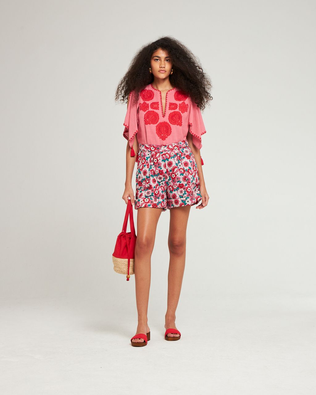 Fashion Week Paris Spring/Summer 2023 look 21 from the Antik Batik collection womenswear
