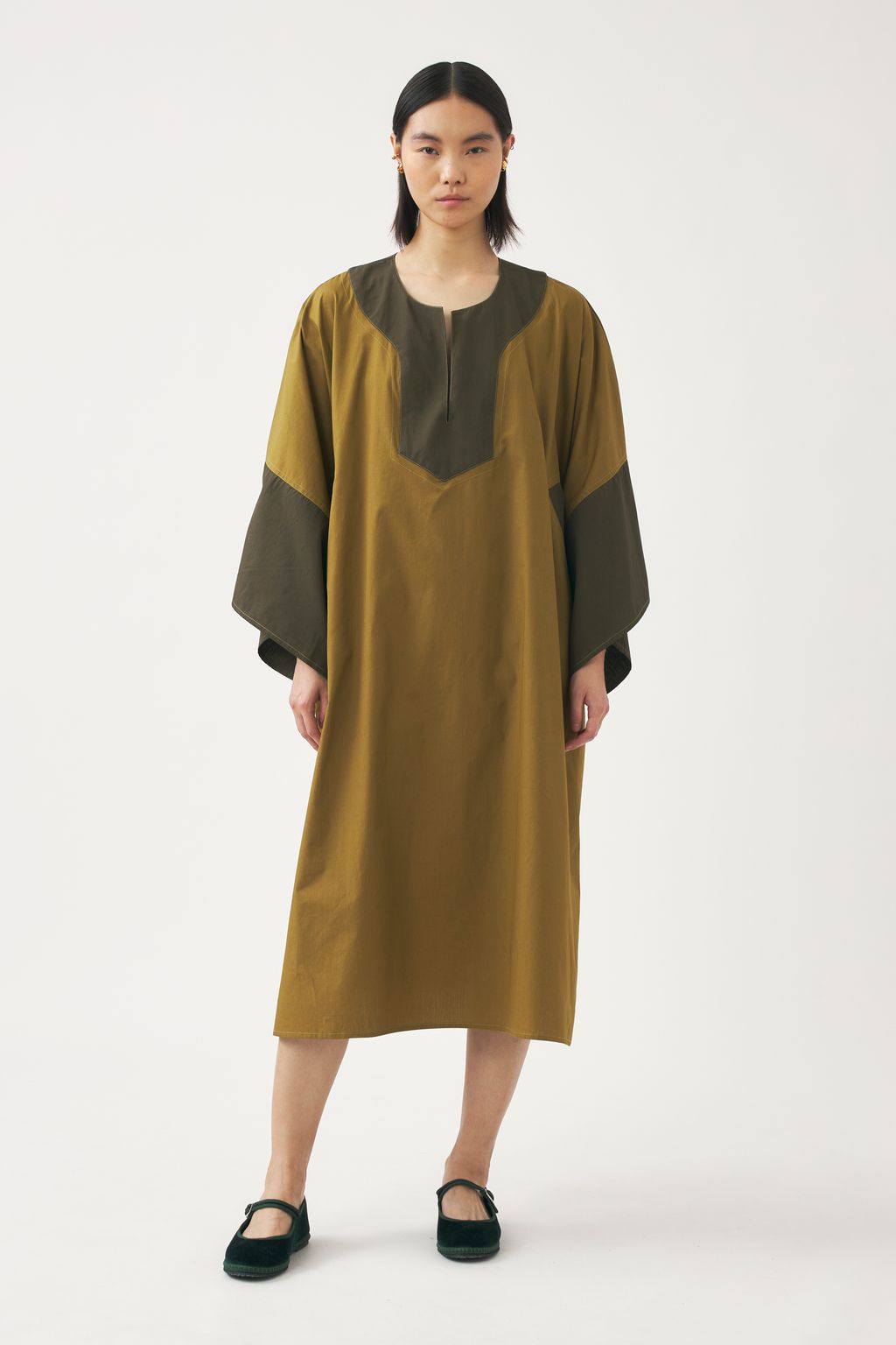 Fashion Week Paris Spring/Summer 2024 look 52 de la collection Antik Batik womenswear