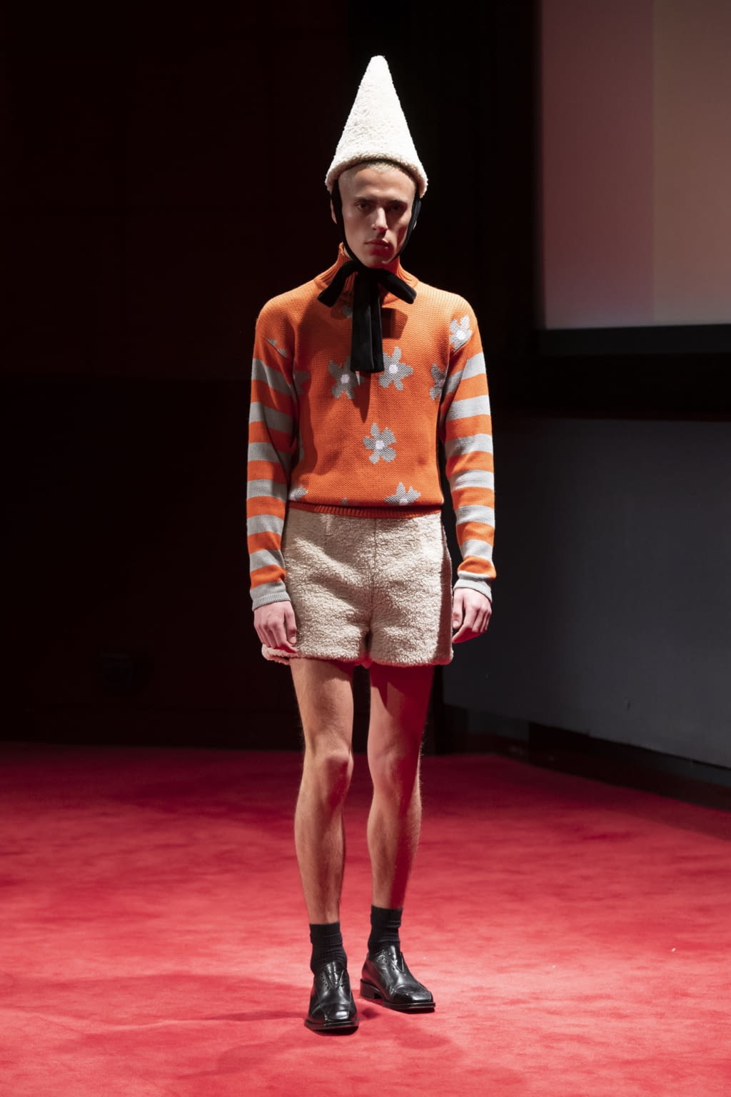 Fashion Week Paris Fall/Winter 2019 look 1 de la collection Anton Belinskiy womenswear