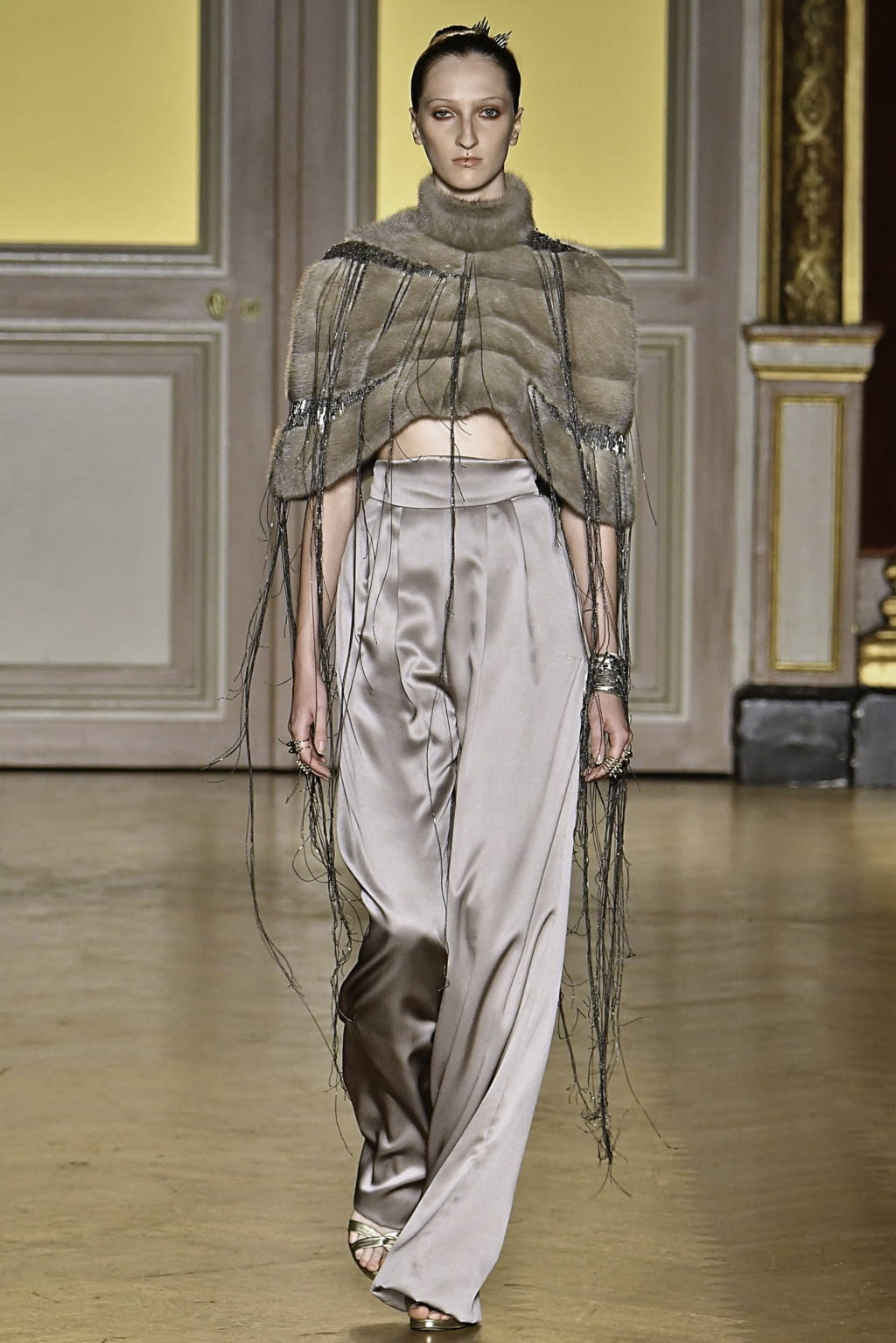 Fashion Week Paris Fall/Winter 2019 look 11 from the Antonio Grimaldi collection couture