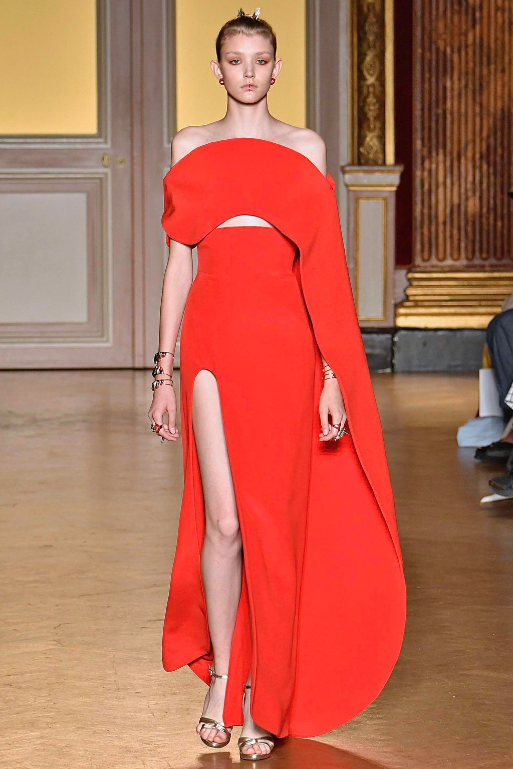 Fashion Week Paris Fall/Winter 2019 look 18 from the Antonio Grimaldi collection couture