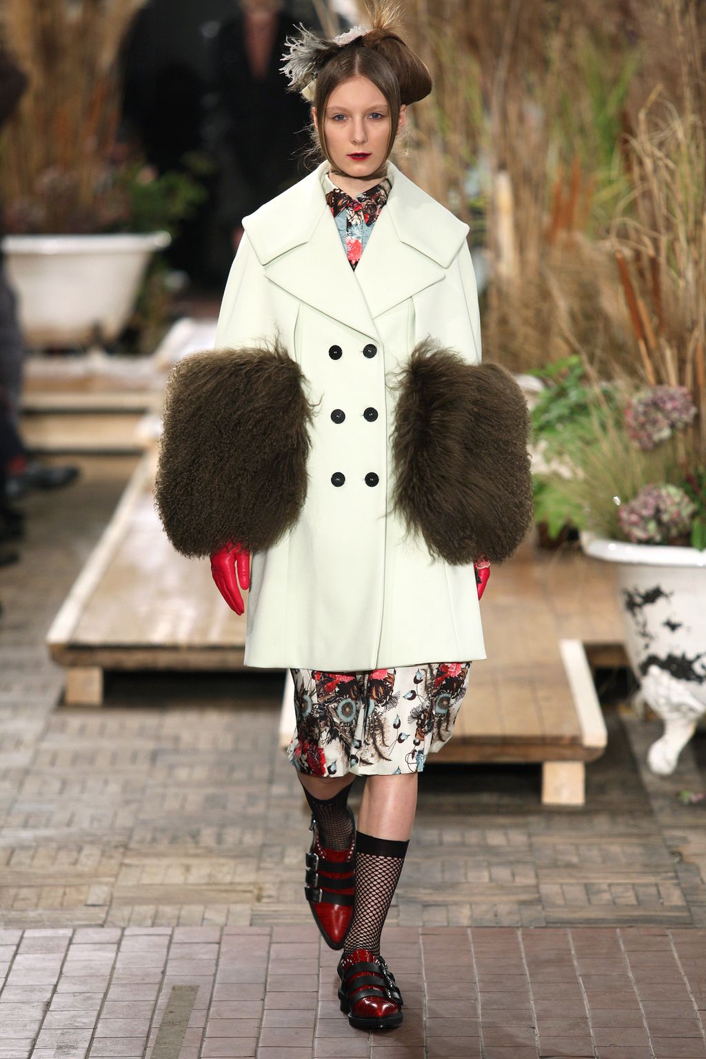 Fashion Week Milan Fall/Winter 2016 look 30 from the Antonio Marras collection womenswear