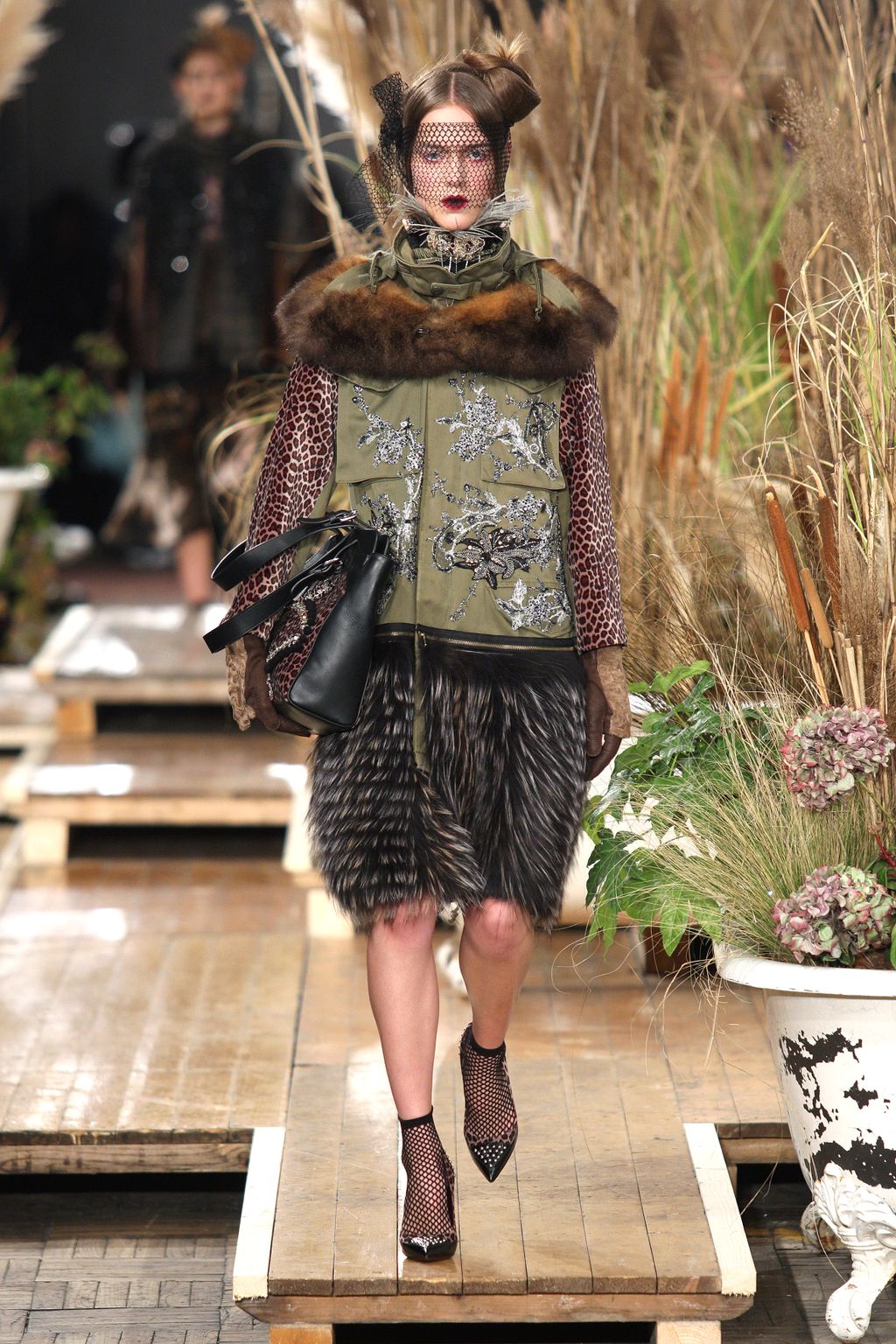 Fashion Week Milan Fall/Winter 2016 look 32 from the Antonio Marras collection womenswear