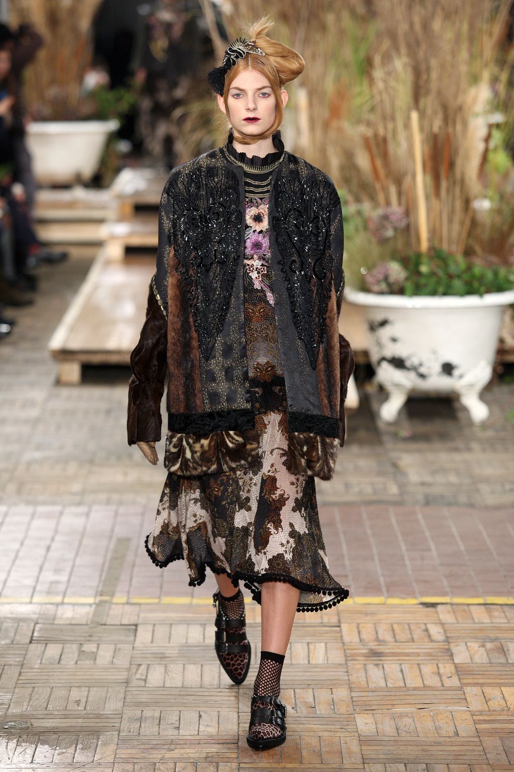 Fashion Week Milan Fall/Winter 2016 look 33 from the Antonio Marras collection 女装