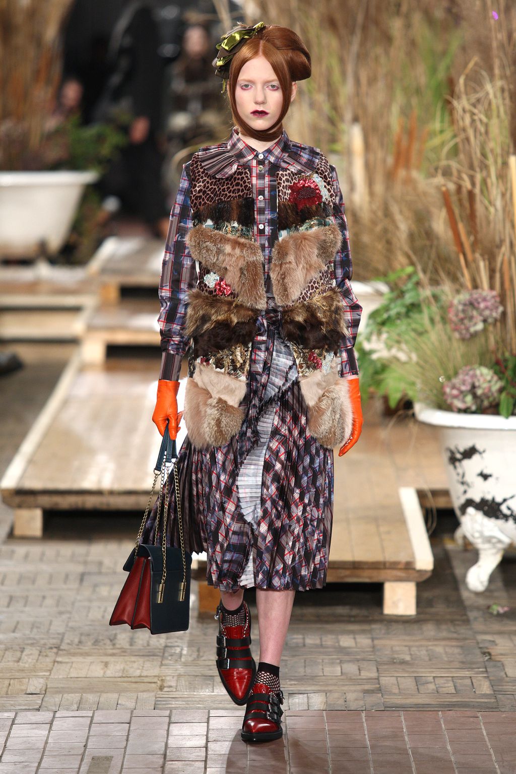 Fashion Week Milan Fall/Winter 2016 look 39 from the Antonio Marras collection womenswear