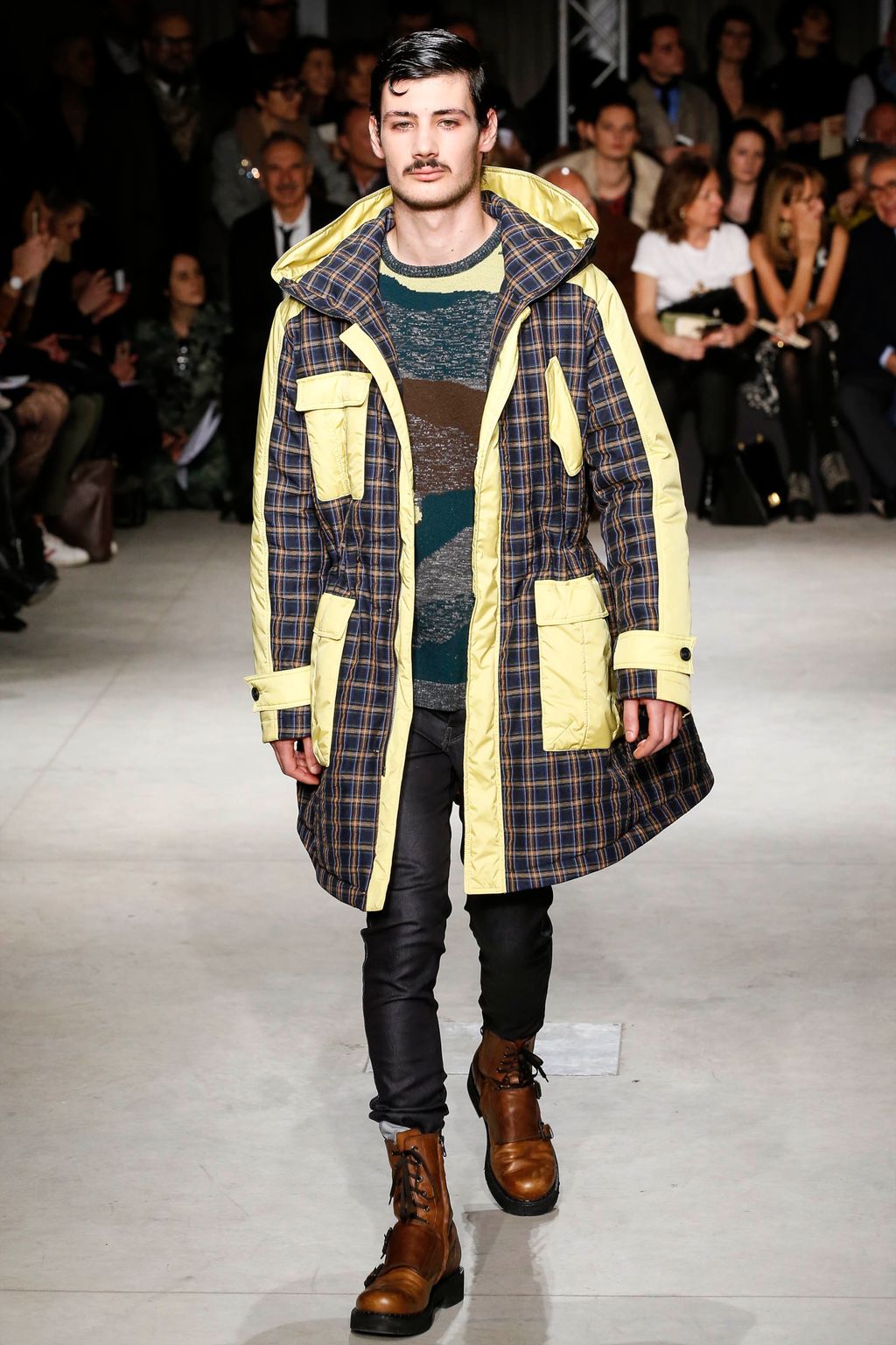 Fashion Week Milan Fall/Winter 2017 look 36 from the Antonio Marras collection womenswear