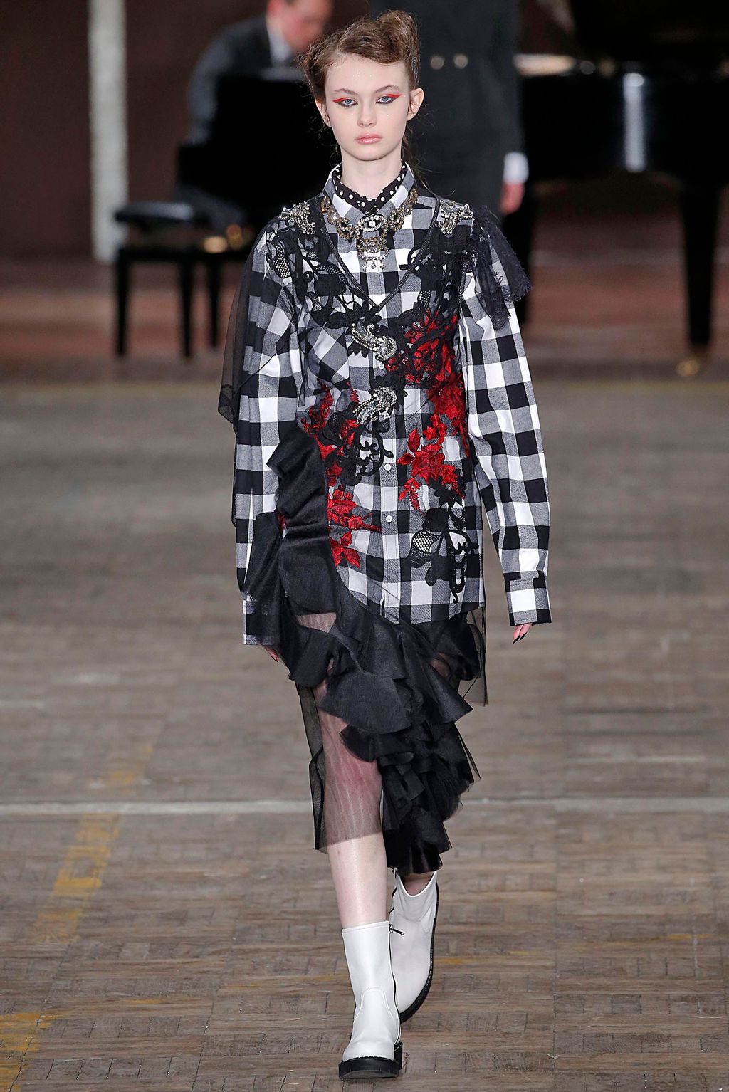 Fashion Week Milan Fall/Winter 2018 look 18 from the Antonio Marras collection womenswear