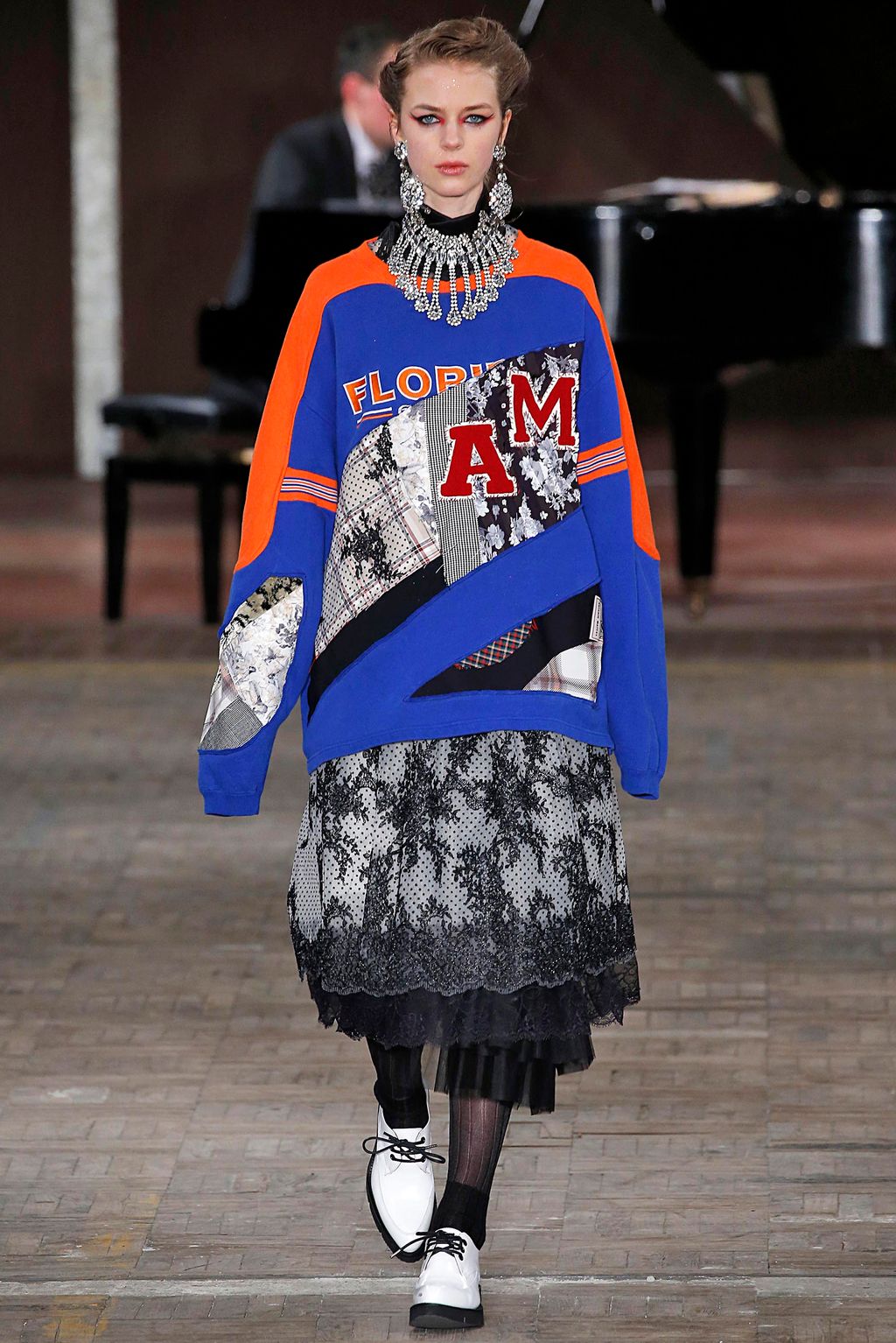 Fashion Week Milan Fall/Winter 2018 look 42 from the Antonio Marras collection 女装
