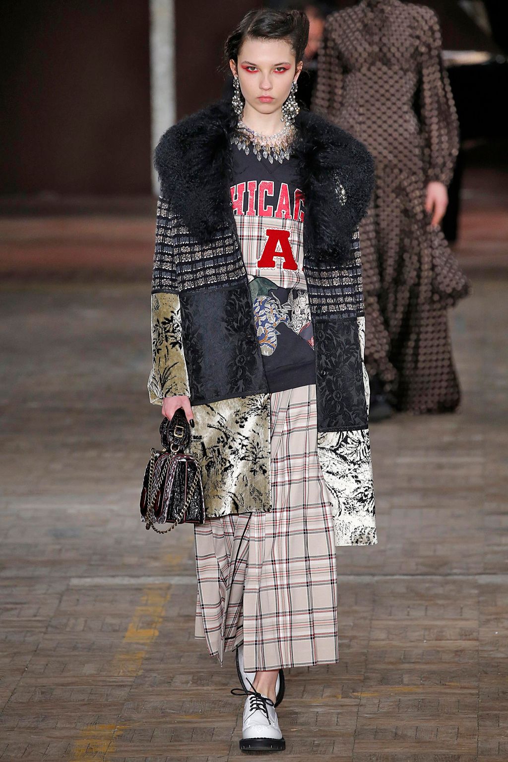 Fashion Week Milan Fall/Winter 2018 look 81 from the Antonio Marras collection womenswear