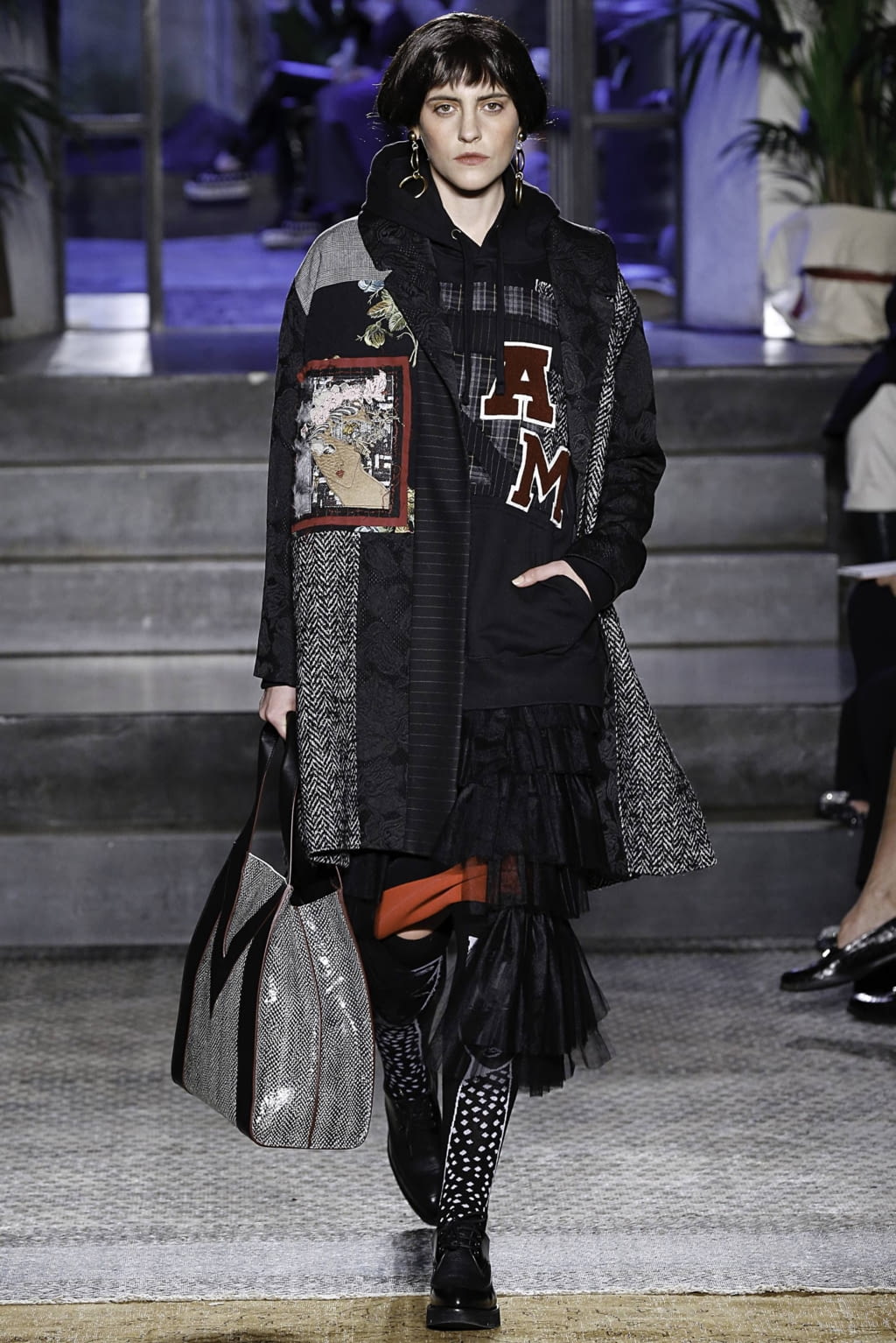Fashion Week Milan Fall/Winter 2019 look 56 from the Antonio Marras collection 女装