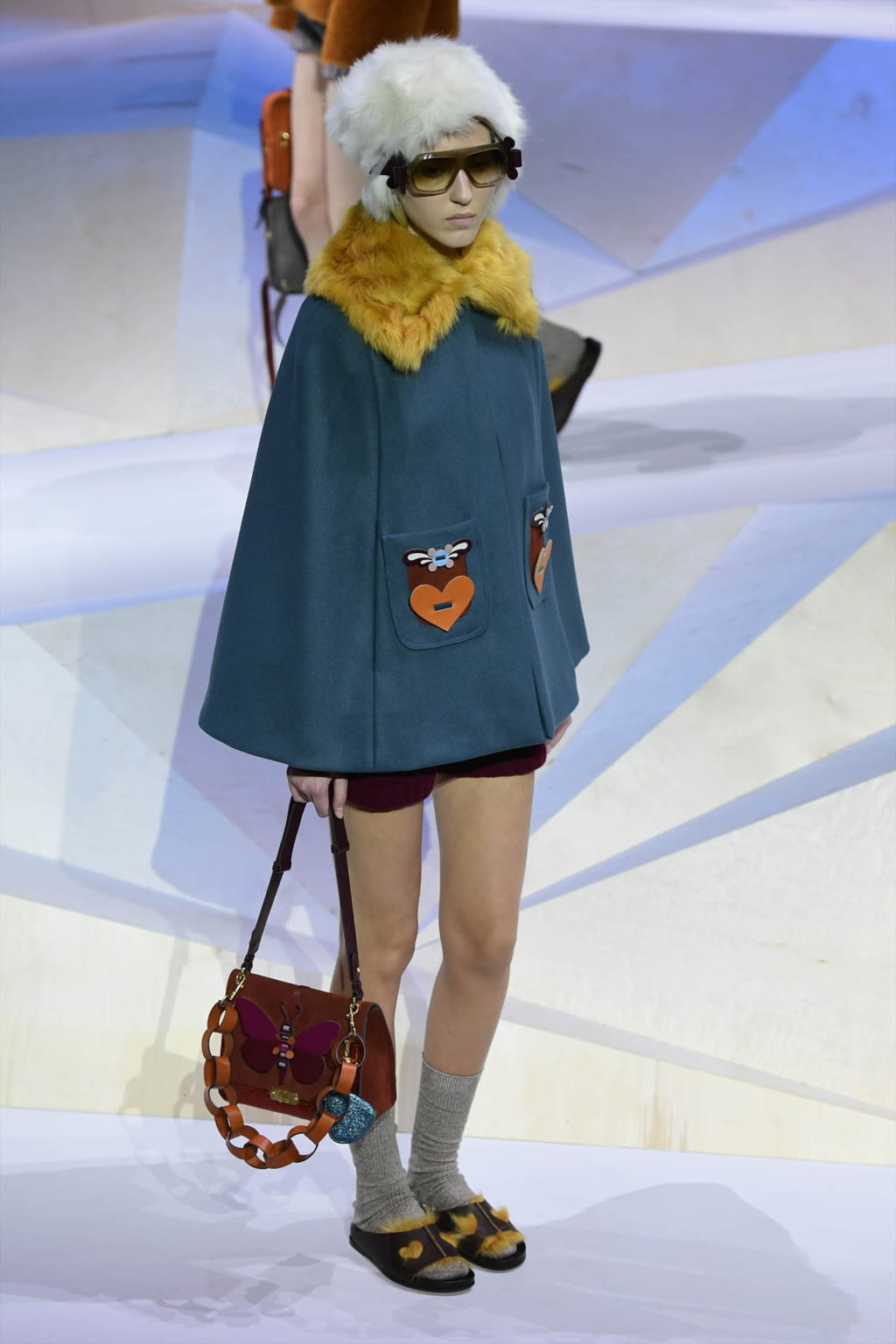 Fashion Week London Fall/Winter 2017 look 16 from the Anya Hindmarch collection 女装