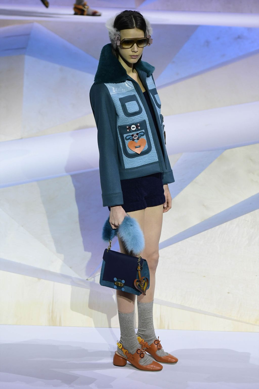 Fashion Week London Fall/Winter 2017 look 18 from the Anya Hindmarch collection 女装