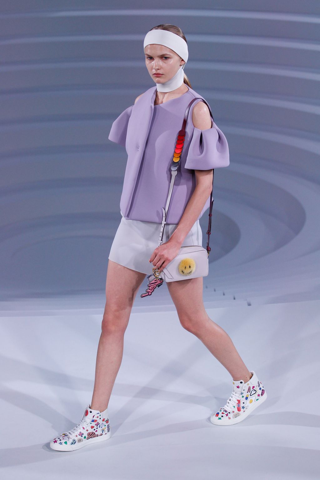Fashion Week London Spring/Summer 2017 look 15 from the Anya Hindmarch collection 女装