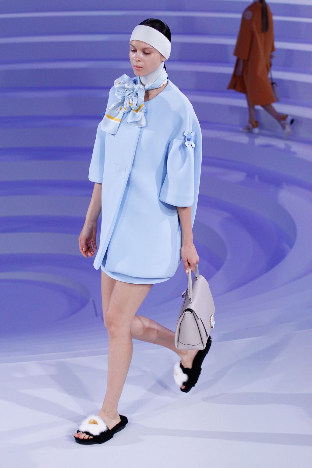 Fashion Week London Spring/Summer 2017 look 26 from the Anya Hindmarch collection 女装