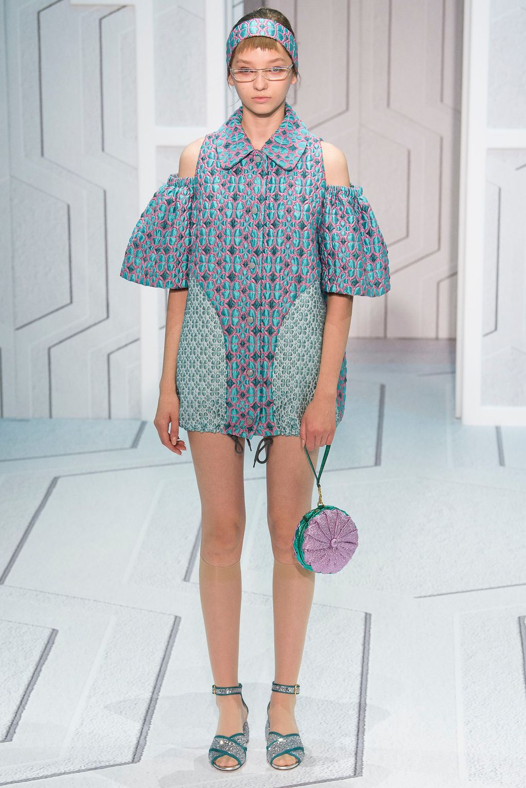Fashion Week London Spring/Summer 2018 look 17 from the Anya Hindmarch collection 女装