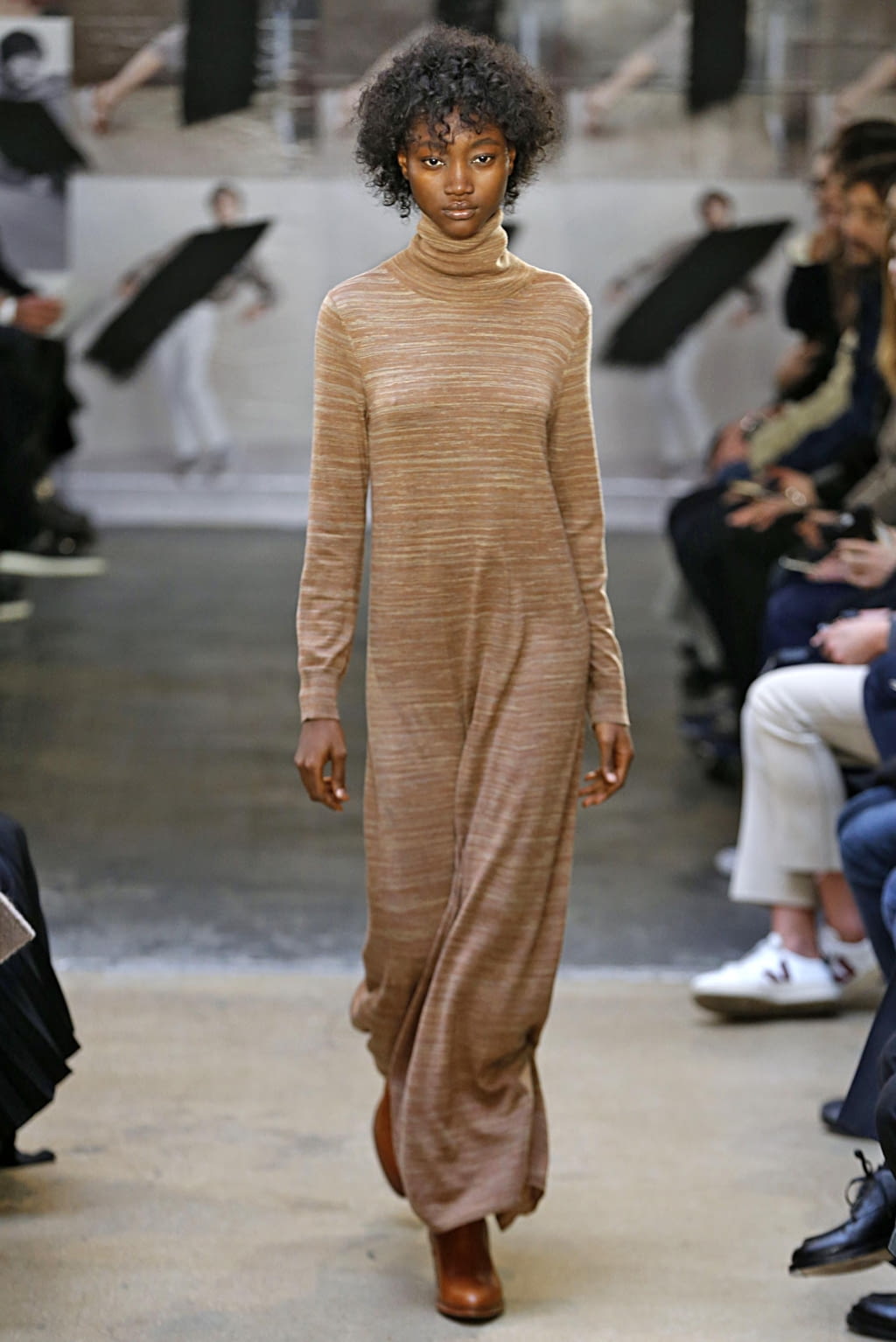 Fashion Week Paris Fall/Winter 2018 look 11 from the Apc collection womenswear