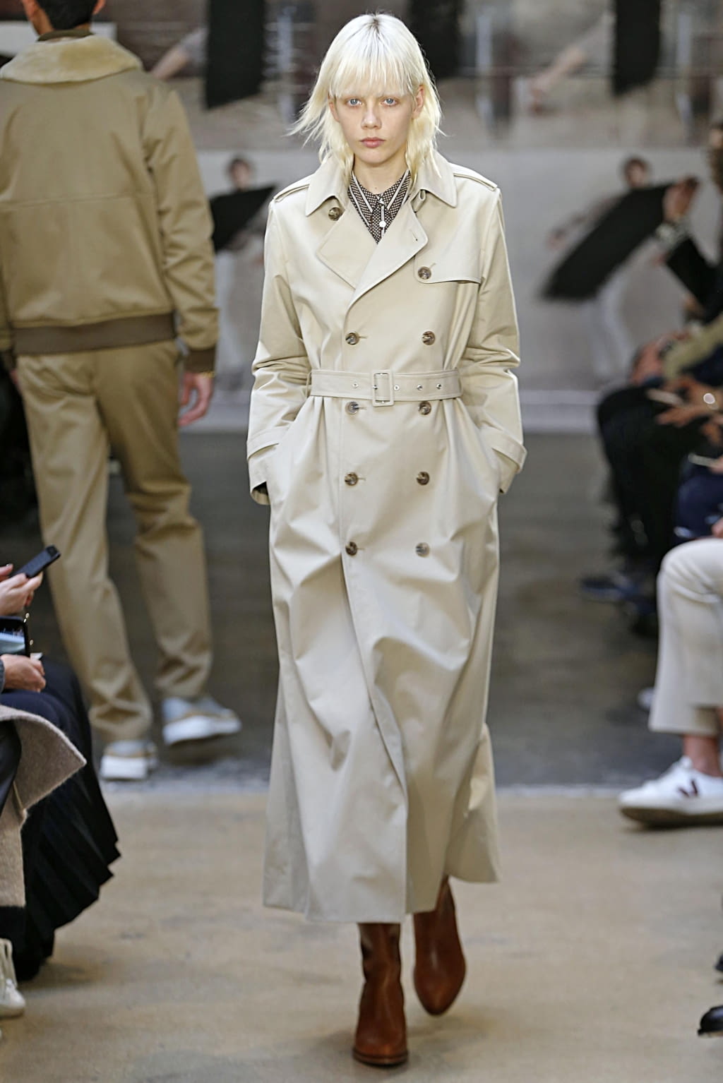 Fashion Week Paris Fall/Winter 2018 look 14 from the Apc collection womenswear