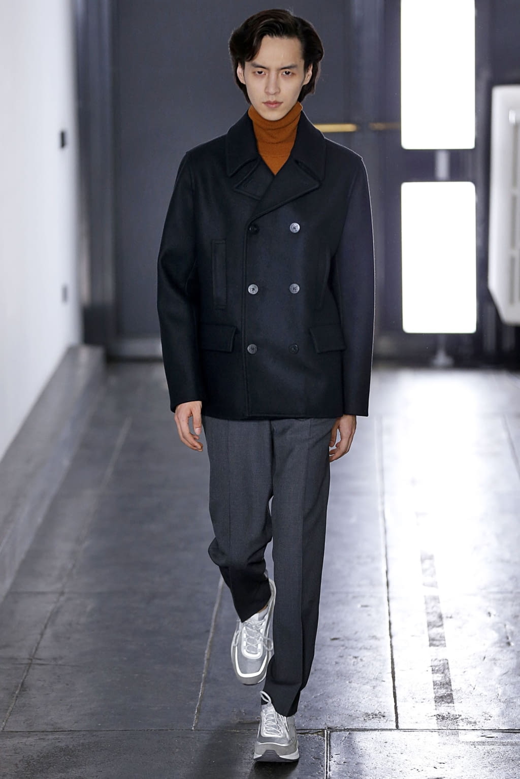 Fashion Week Paris Fall/Winter 2019 look 14 from the Apc collection 女装