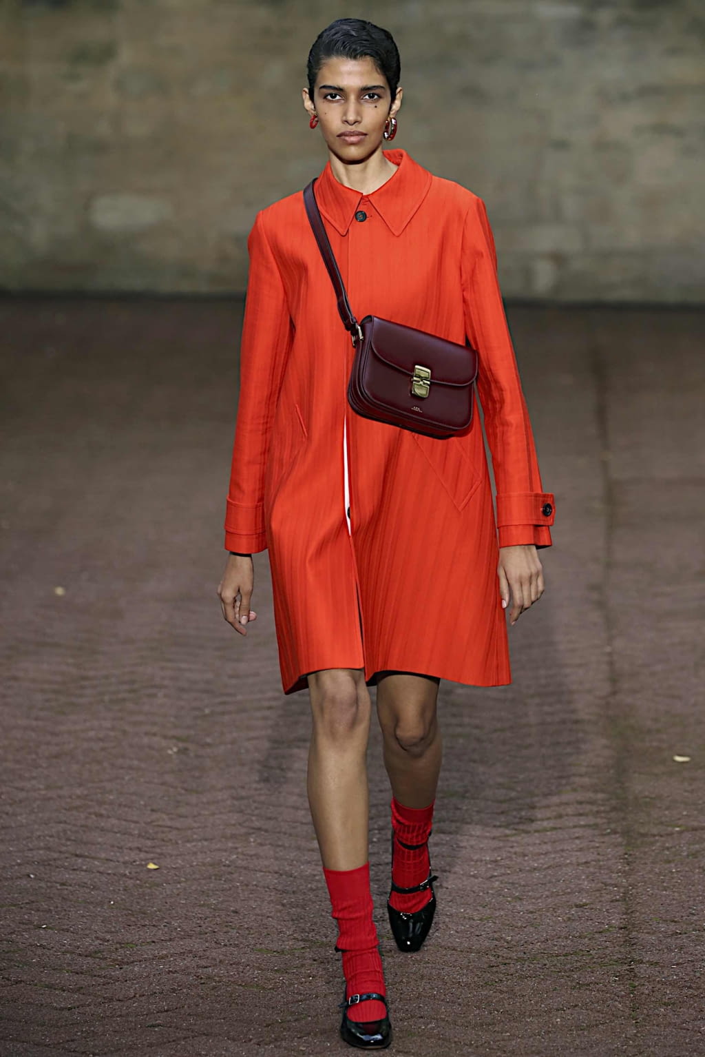 Fashion Week Paris Spring/Summer 2020 look 2 from the Apc collection womenswear
