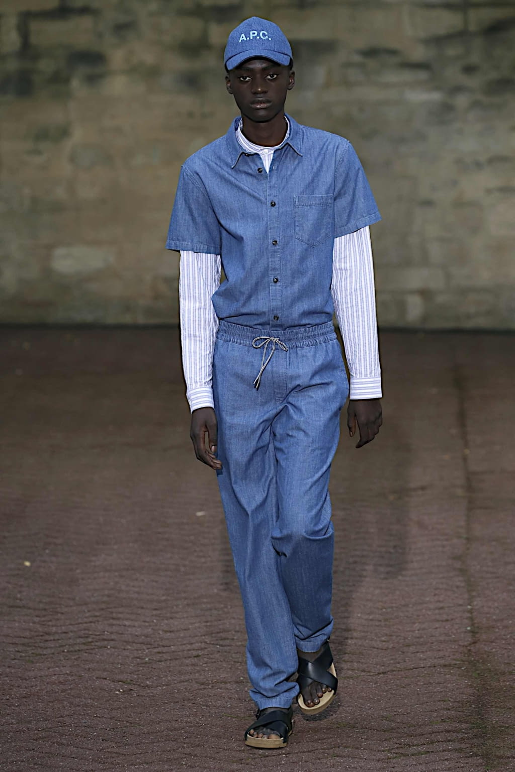Fashion Week Paris Spring/Summer 2020 look 17 from the Apc collection womenswear