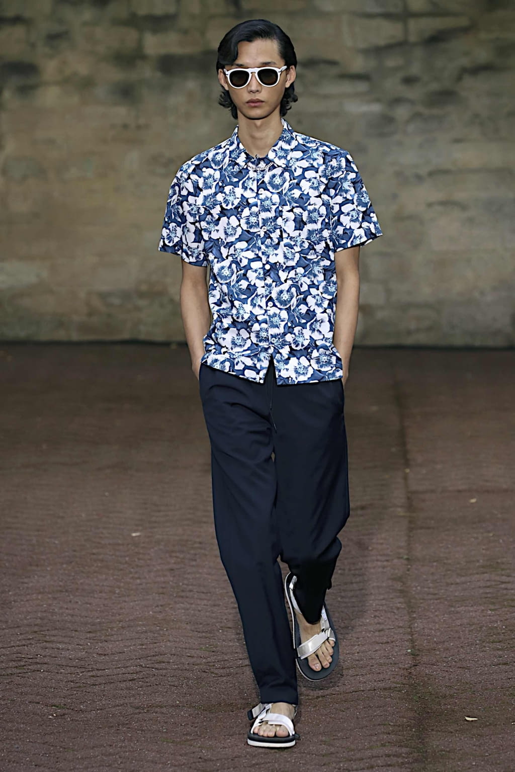 Fashion Week Paris Spring/Summer 2020 look 21 from the Apc collection womenswear