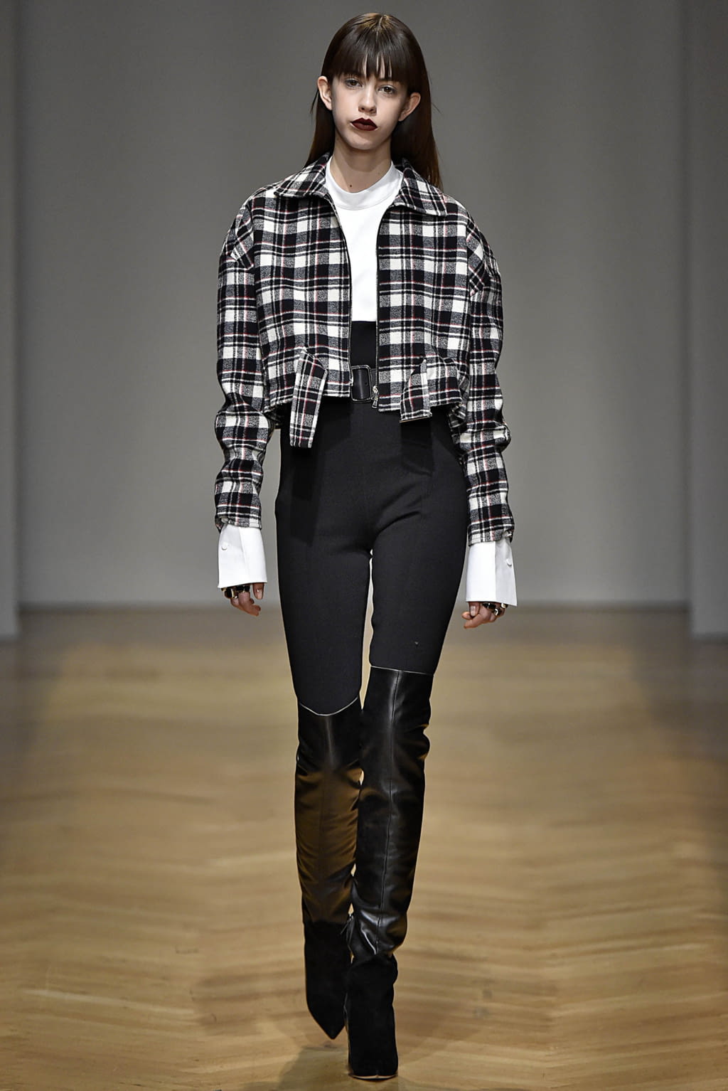Fashion Week Milan Fall/Winter 2017 look 14 from the Aquilano Rimondi collection 女装