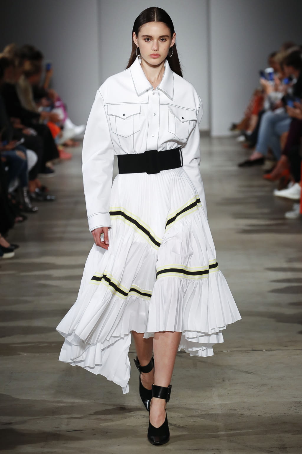 Fashion Week Milan Spring/Summer 2018 look 32 from the Aquilano Rimondi collection 女装
