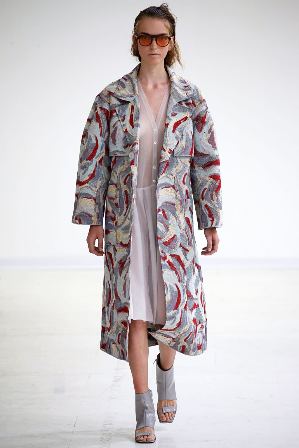 Fashion Week Milan Spring/Summer 2019 look 16 from the Arthur Arbesser collection womenswear