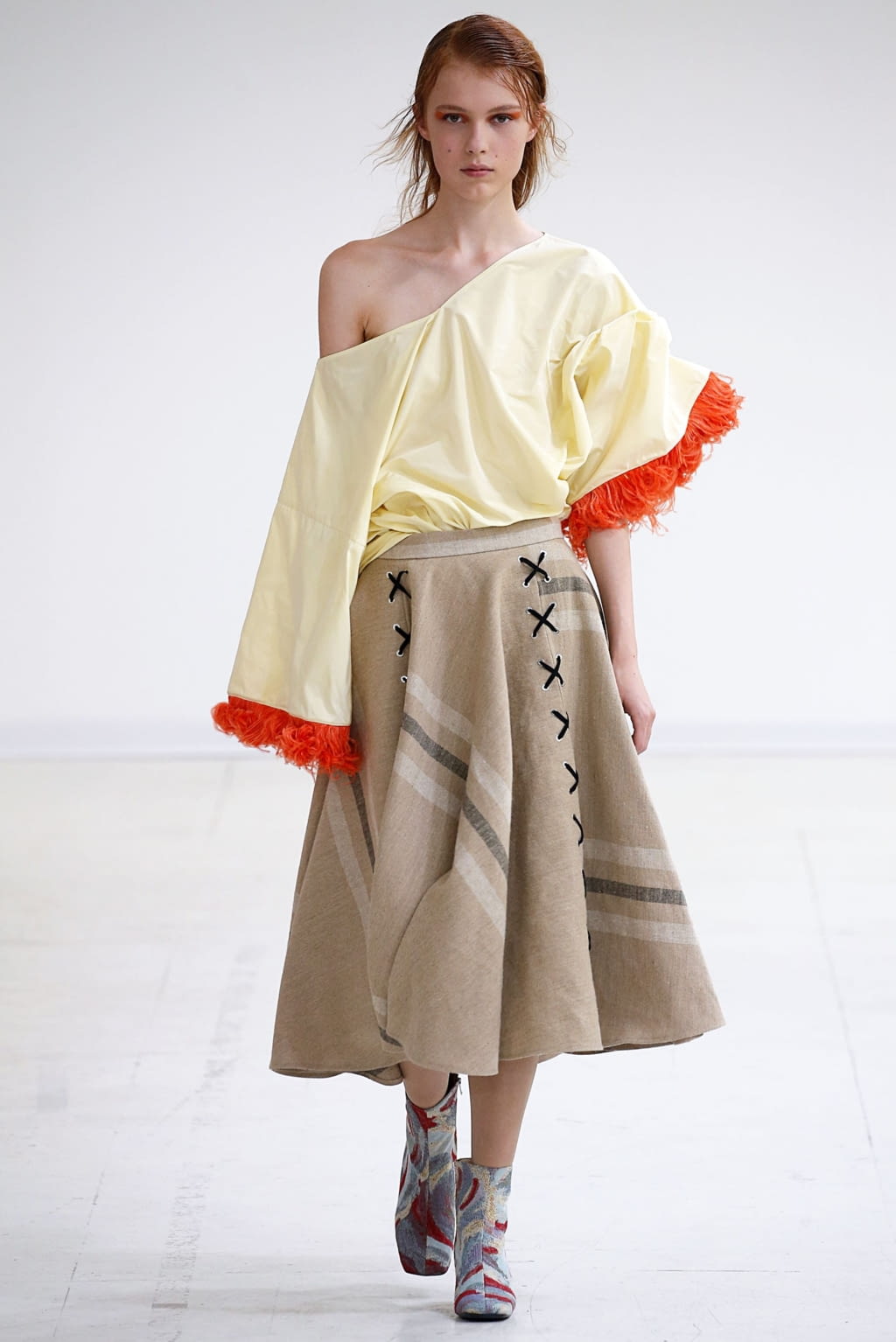 Fashion Week Milan Spring/Summer 2019 look 25 de la collection Arthur Arbesser womenswear