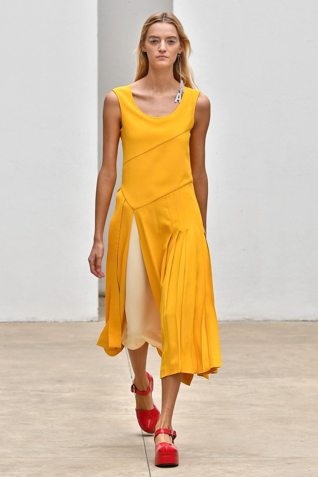 Fashion Week Milan Spring/Summer 2020 look 30 from the Arthur Arbesser collection womenswear