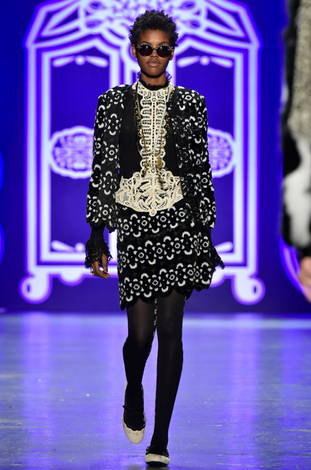 Fashion Week New York Fall/Winter 2016 look 17 from the Anna Sui collection womenswear