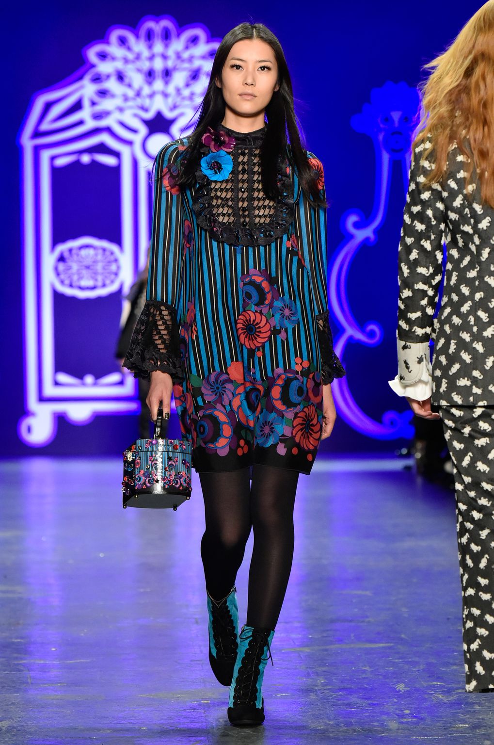 Fashion Week New York Fall/Winter 2016 look 19 from the Anna Sui collection 女装