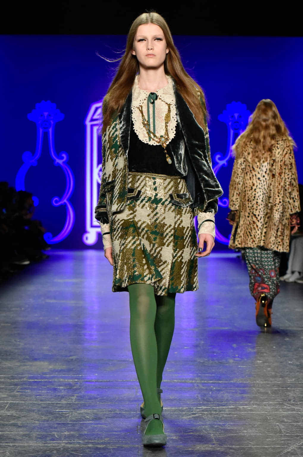 Fashion Week New York Fall/Winter 2016 look 28 from the Anna Sui collection womenswear