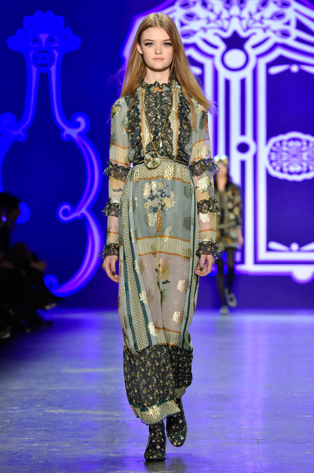Fashion Week New York Fall/Winter 2016 look 33 from the Anna Sui collection 女装