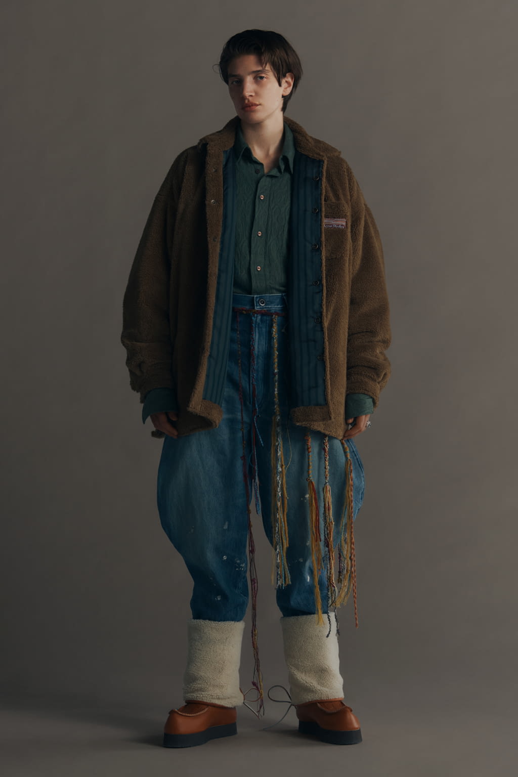 Fashion Week Paris Fall/Winter 2022 look 14 from the Acne Studios collection 男装