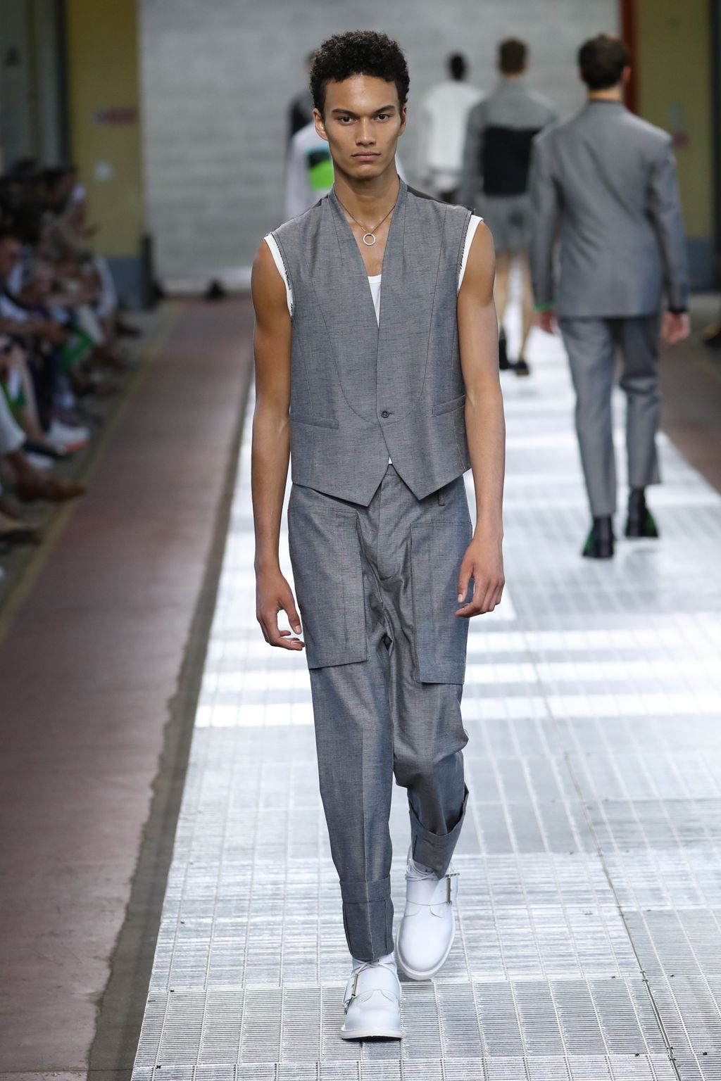 Fashion Week Milan Spring/Summer 2018 look 31 from the Dirk Bikkembergs collection menswear