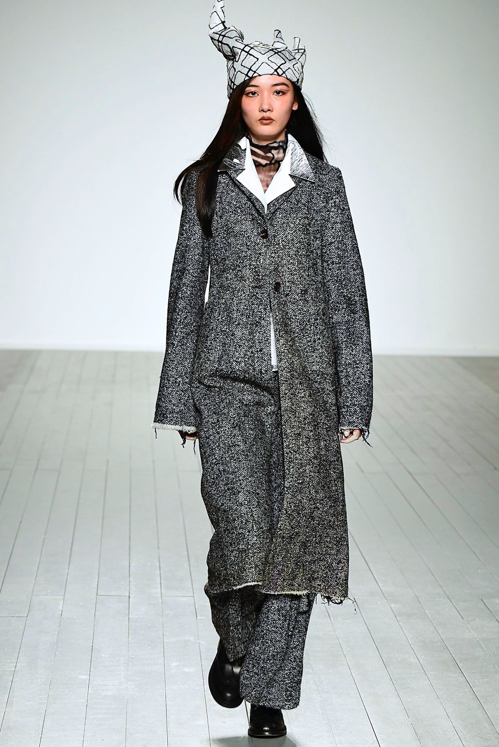 Fashion Week London Fall/Winter 2019 look 26 from the Asai collection 女装