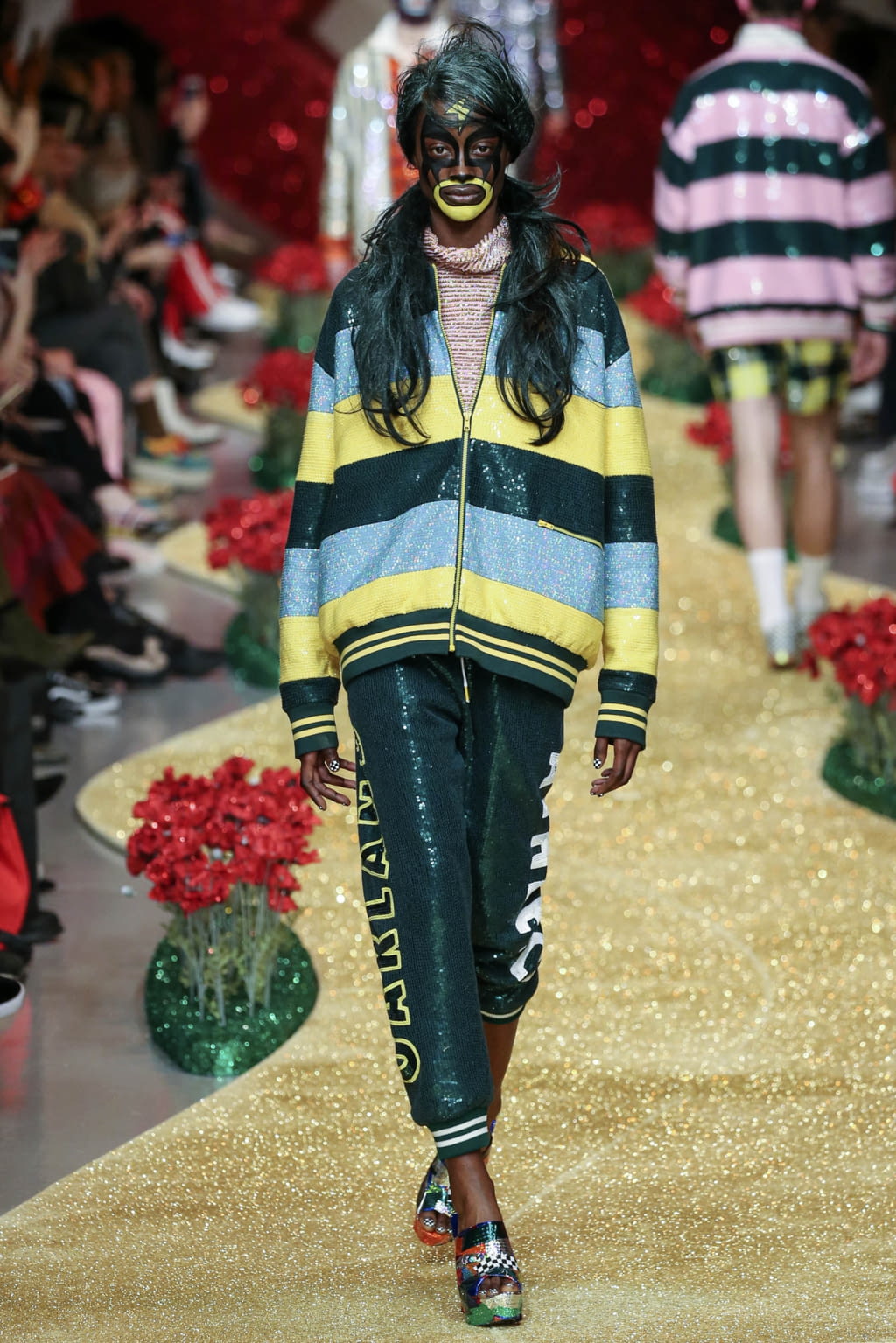 Fashion Week London Fall/Winter 2017 look 14 from the Ashish collection 女装