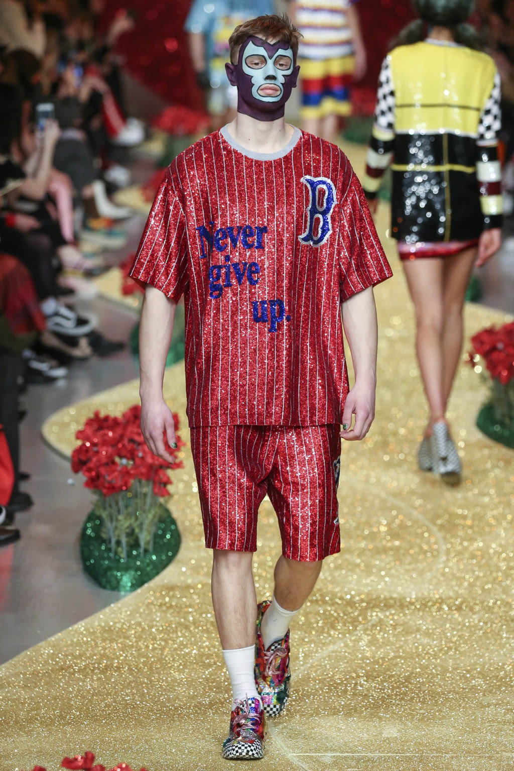 Fashion Week London Fall/Winter 2017 look 27 from the Ashish collection 女装