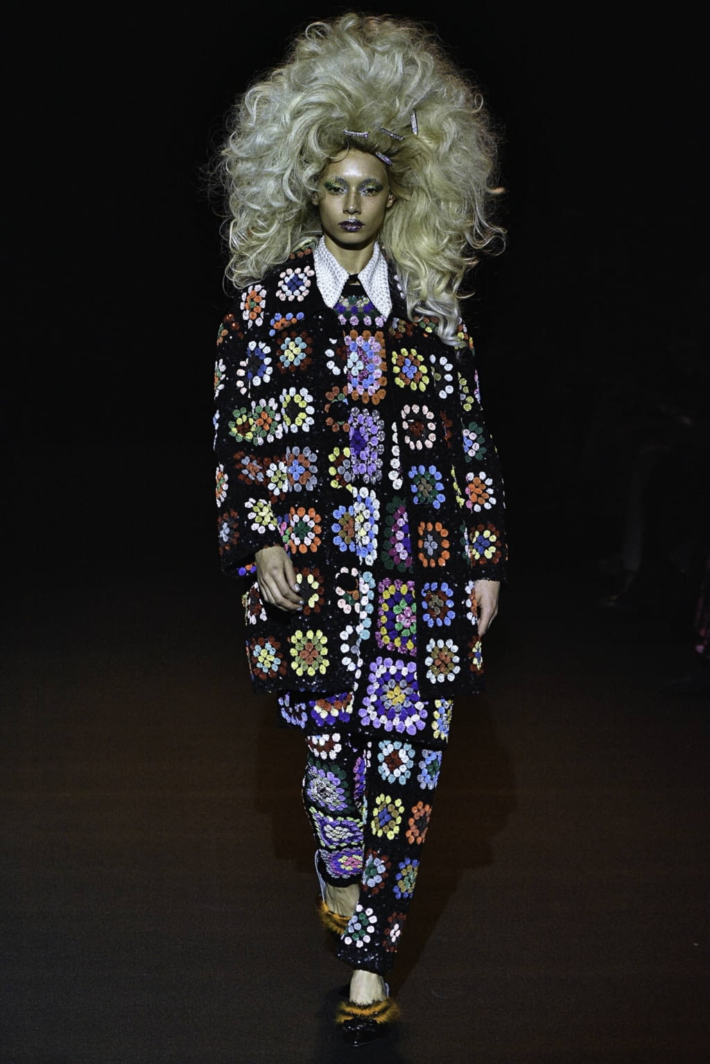 Fashion Week London Fall/Winter 2019 look 1 from the Ashish collection 女装