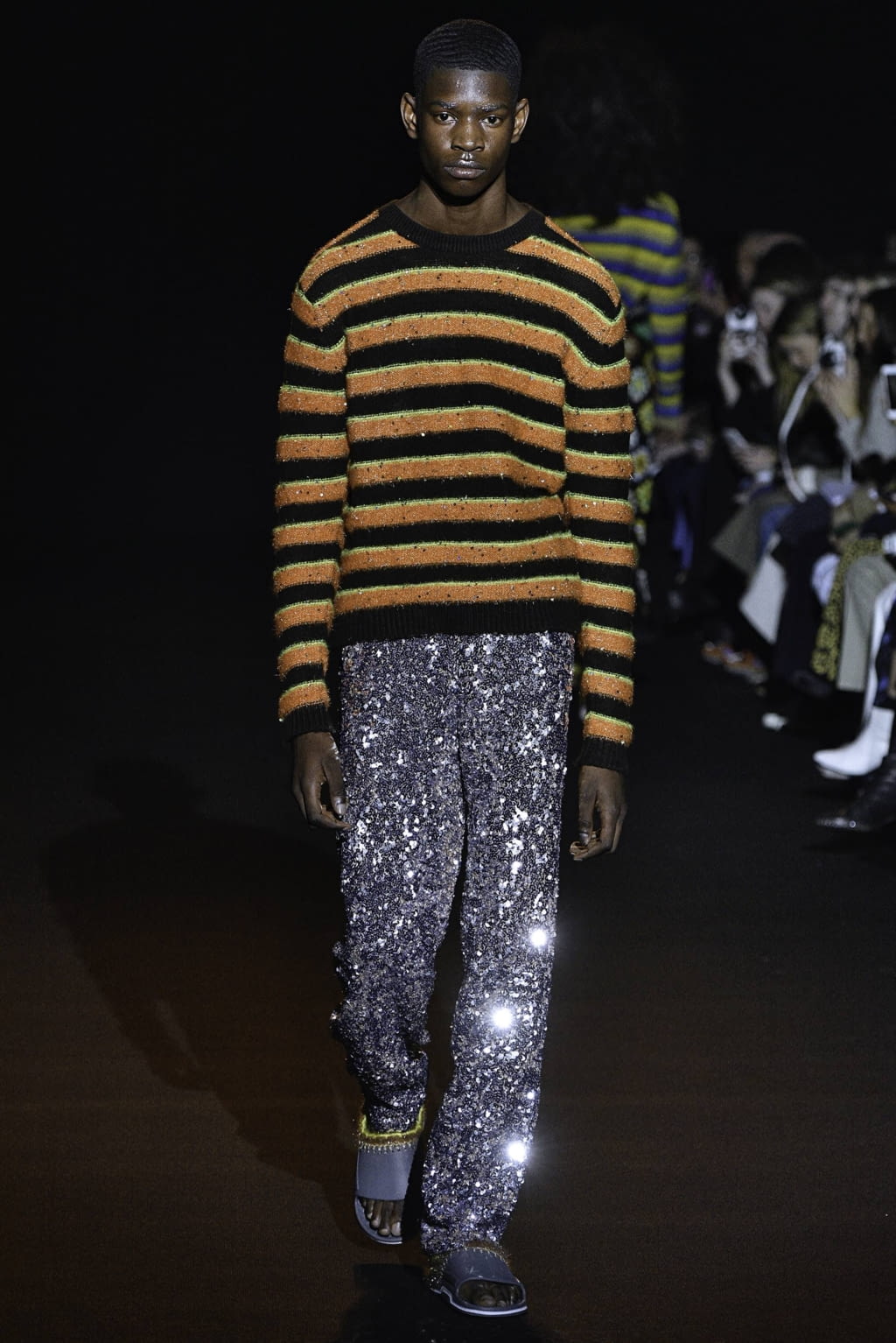 Fashion Week London Fall/Winter 2019 look 11 from the Ashish collection 女装