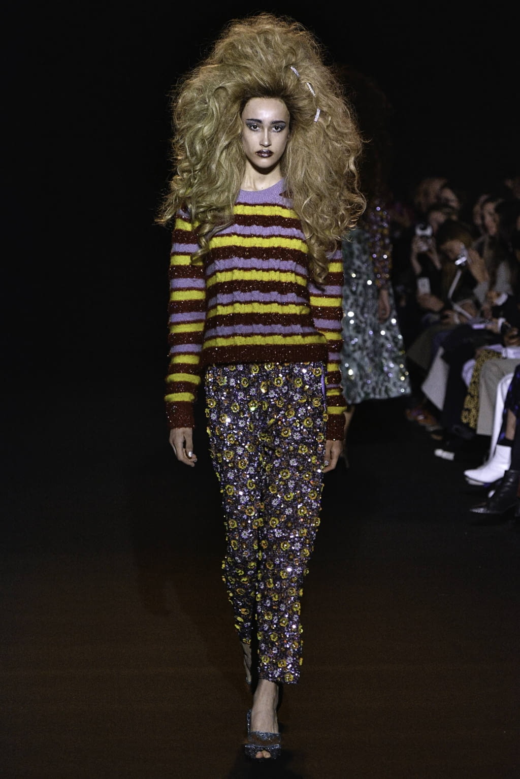 Fashion Week London Fall/Winter 2019 look 14 from the Ashish collection 女装