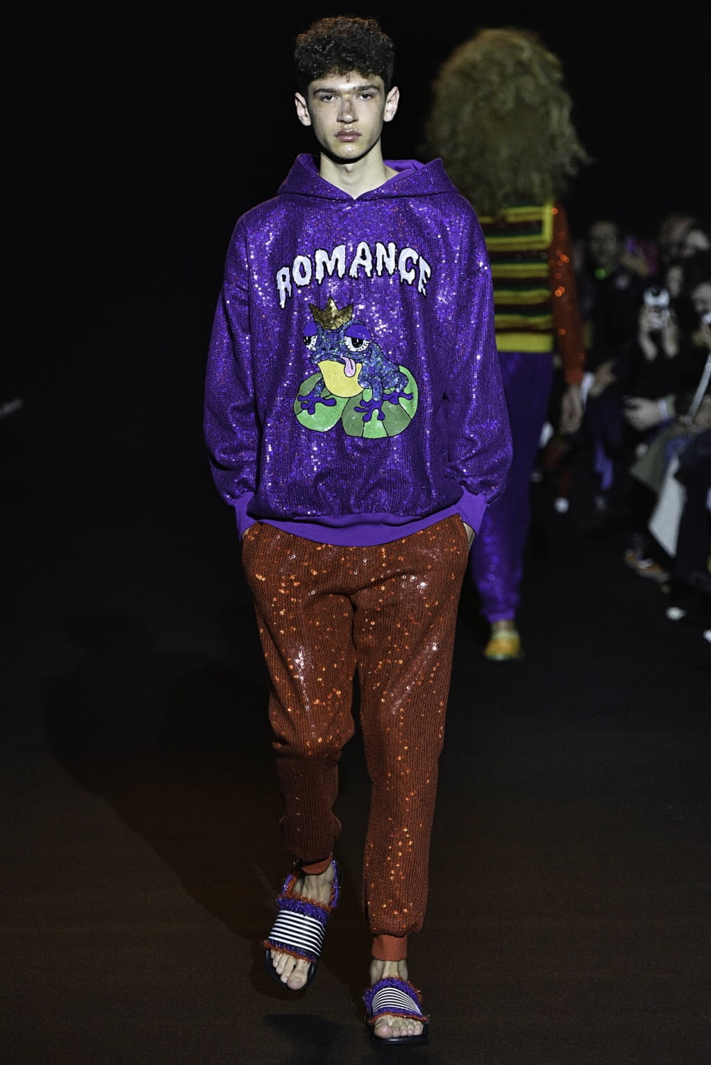 Fashion Week London Fall/Winter 2019 look 21 from the Ashish collection 女装