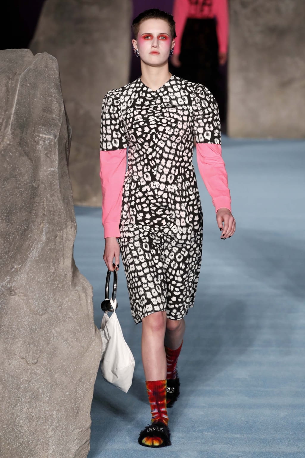 Fashion Week London Fall/Winter 2018 look 14 from the Ashley Williams collection womenswear